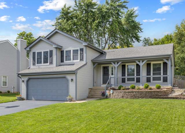 Property at 1234 Hillsboro Dr, Batavia, IL 60510, 3 beds, 2.5 baths