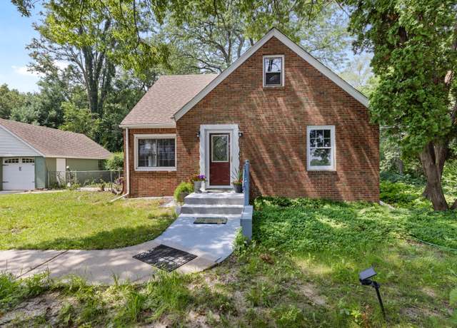 Property at 1615 S Mulford Rd, Rockford, IL 61108, 3 beds, 2 baths
