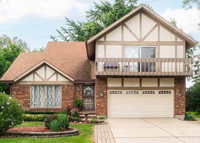 Property at 1205 N Scarlet Dr, Addison, IL 60101, 4 beds, 3.5 baths