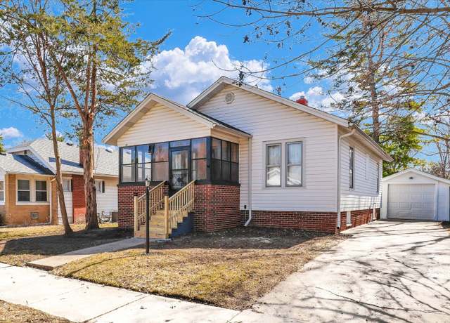 Property at 713 W Vine St, Champaign, IL 61820, 2 beds, 1 bath