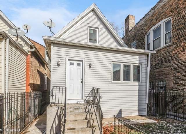 Property at 3710 W Grand Ave, Chicago, IL 60651, 4 beds, 2.5 baths