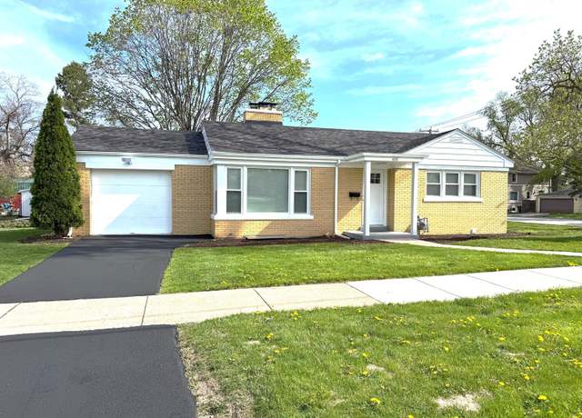 Property at 400 W Wilson St, Palatine, IL 60067, 2 beds, 2 baths
