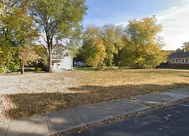 Property at 1402 N Broadway St, Peoria, IL 61606