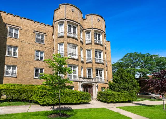 Property at 7024 N Rockwell St #3, Chicago, IL 60645, 2 beds, 1 bath