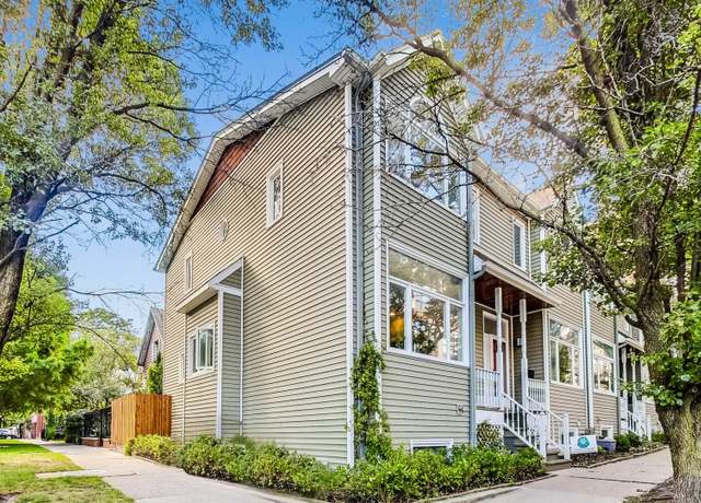 Property at 1801 W Roscoe St, Chicago, IL 60657, 2 beds, 1.5 baths