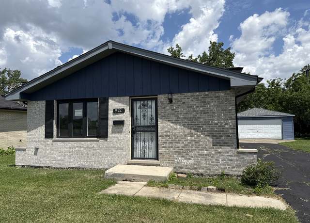 Property at 922 E 155th St, Phoenix, IL 60426, 3 beds, 2 baths