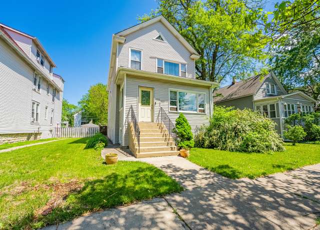 Property at 1032 S Maple Ave, Oak Park, IL 60304, 5 beds, 2.5 baths