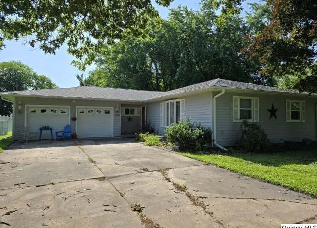 Property at 705 S Washington, Carthage, IL 62321, 3 beds, 2.5 baths