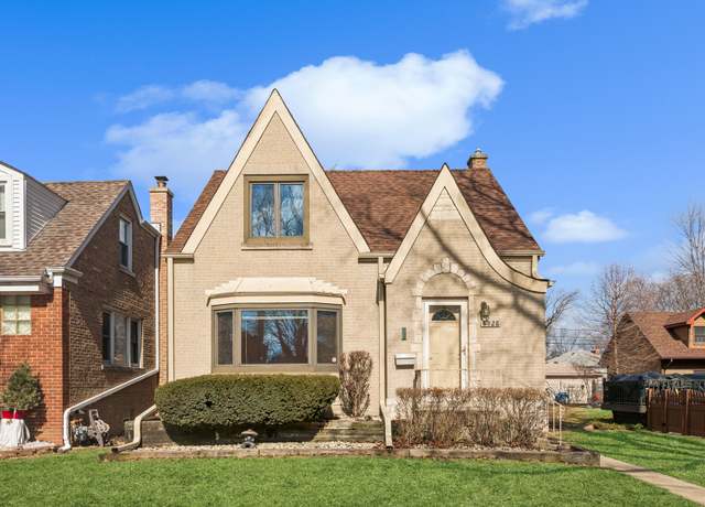 Property at 4928 Fairview Ln, Skokie, IL 60077, 3 beds, 1.5 baths