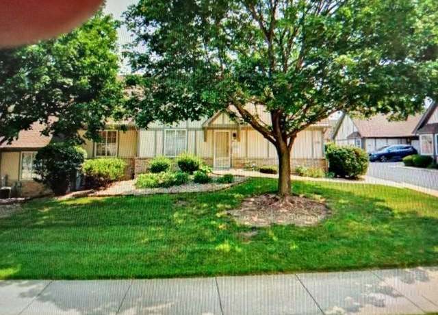 Property at 1700 Willow Circle Dr, Crest Hill, IL 60403, 2 beds, 2 baths