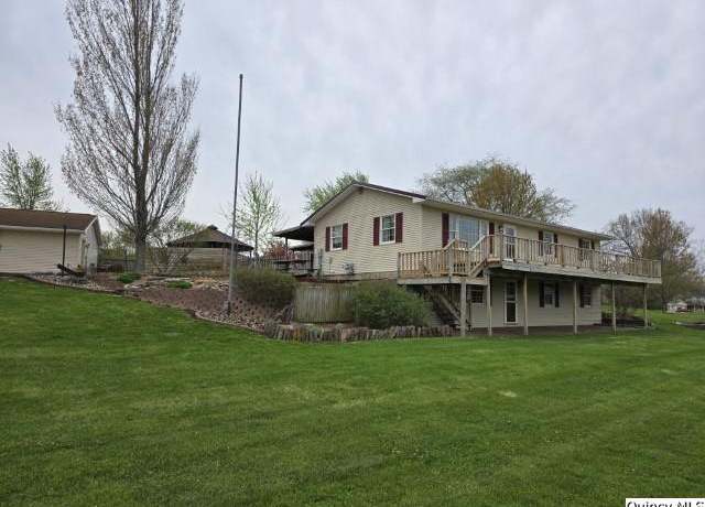 Property at 704 Orchard Ln, Carthage, IL 62321, 4 beds, 1 bath