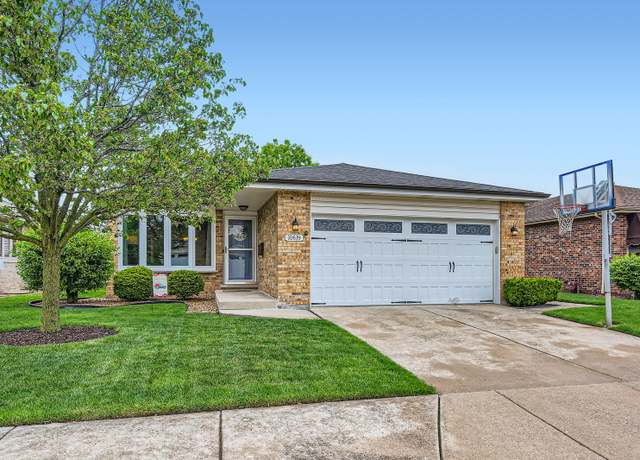 Property at 10619 S Trumbull Ave, Chicago, IL 60655, 4 beds, 2.5 baths