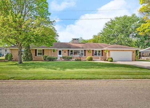 Property at 50 Stacy Ave, Streator, IL 61364, 4 beds, 2 baths