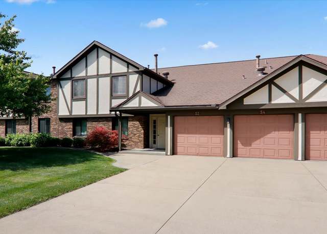 Property at 54 Brandywine Ct, Bloomington, IL 61704, 2 beds, 1 bath