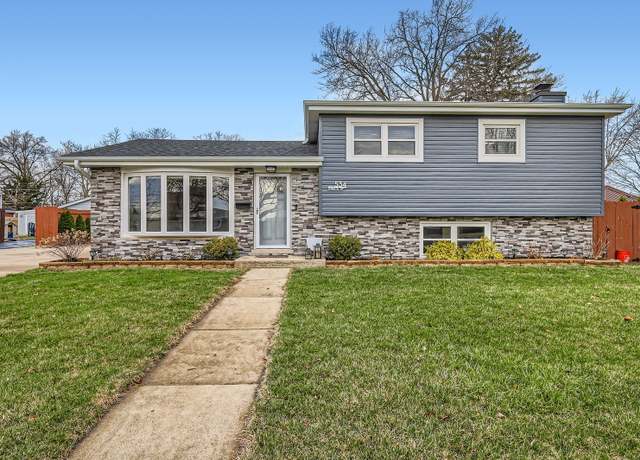 Property at 534 N Grace St, Lombard, IL 60148, 3 beds, 2 baths