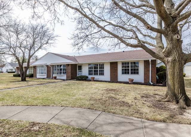 Property at 7304 Dunwood Ct #116, Fox Lake, IL 60020, 2 beds, 2 baths