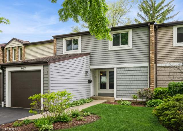 Property at 682 Lakeside Circle Dr, Wheeling, IL 60090, 3 beds, 1.5 baths