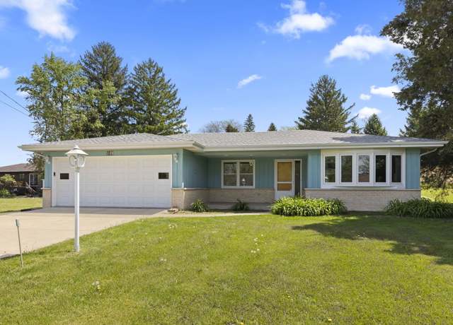 Property at 5609 Lee Ave, Downers Grove, IL 60516, 3 beds, 1.5 baths