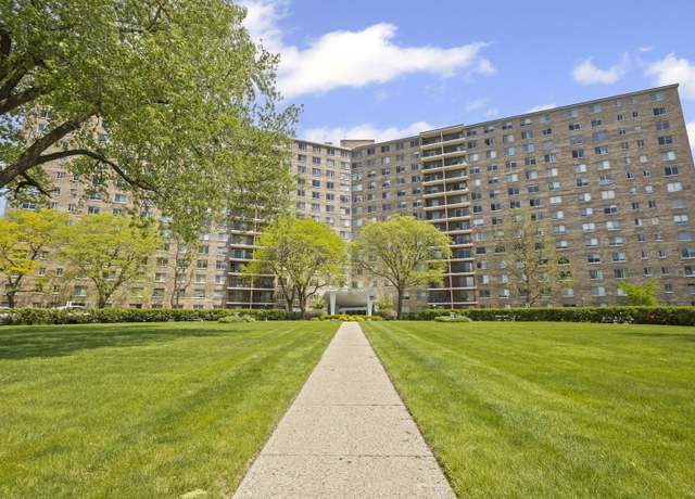 Property at 7141 N Kedzie Ave #111, Chicago, IL 60645, 2 beds, 2 baths