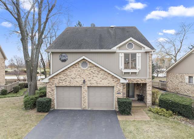 Property at 134 Country Club Dr, Bloomingdale, IL 60108, 5 beds, 3.5 baths