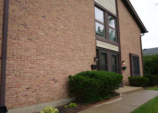 Property at 8234 Portsmouth Dr Unit D, Darien, IL 60561, 2 beds, 1 bath