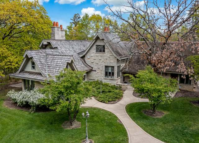 Property at 3500 Spring Rd, Oak Brook, IL 60523, 3 beds, 3 baths