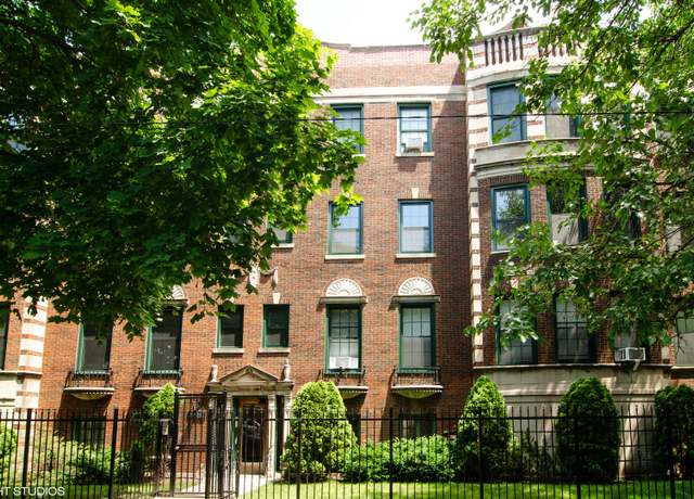 Property at 6807 S Paxton Ave Unit 2B, Chicago, IL 60649, 3 beds, 3 baths