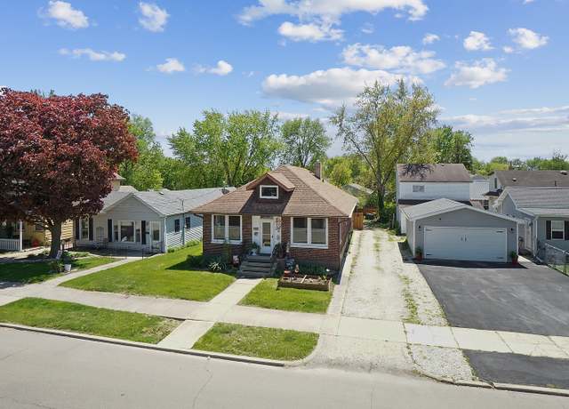 Property at 1009 W Madison St, Ottawa, IL 61350, 3 beds, 1 bath