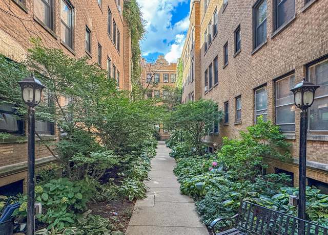 Property at 636 W Waveland Ave Unit 1A, Chicago, IL 60613, 2 beds, 1 bath