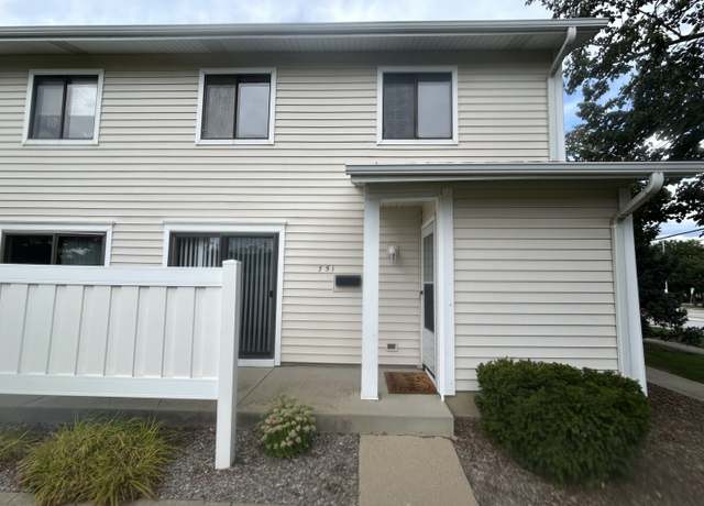 Property at 751 Edgelake Pt, Schaumburg, IL 60194, 2 beds, 1.5 baths