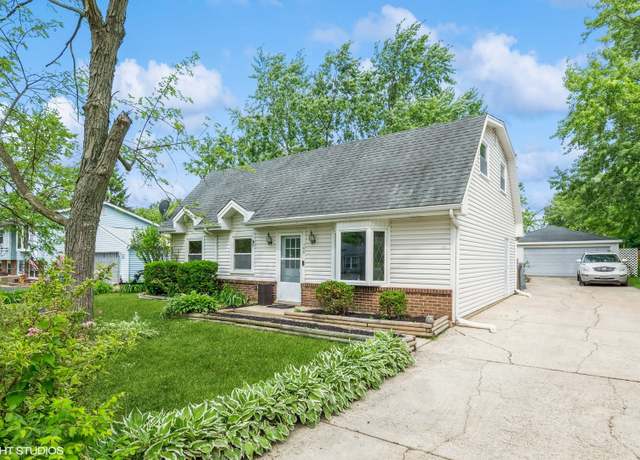 Property at 159 Blackberry Dr, Bolingbrook, IL 60440, 5 beds, 2 baths