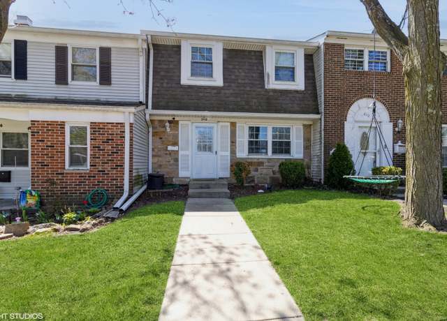 Property at 808 Bishop Ct, Schaumburg, IL 60194, 2 beds, 1.5 baths