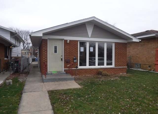 Property at 11539 S Carpenter St, Chicago, IL 60643, 3 beds, 2 baths