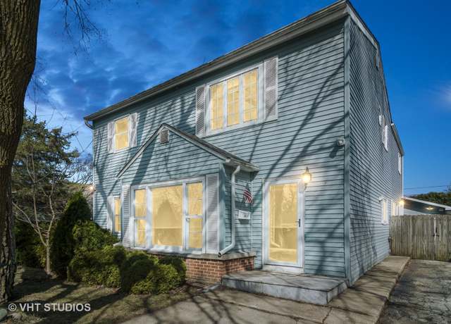 Property at 1019 Rockland Rd, Lake Bluff, IL 60044, 7 beds, 4 baths