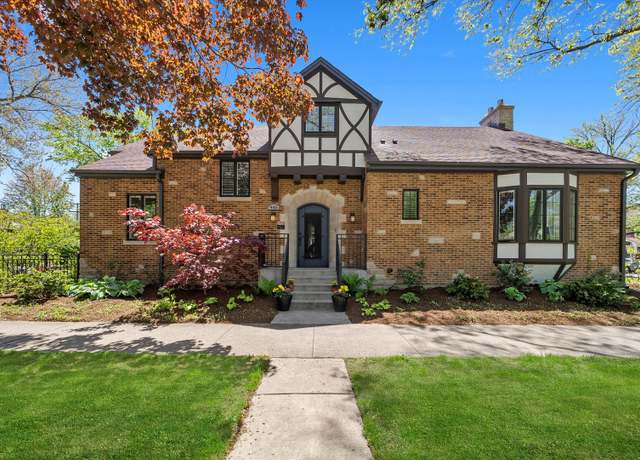 Property at 946 N Marion St, Oak Park, IL 60302, 4 beds, 4 baths