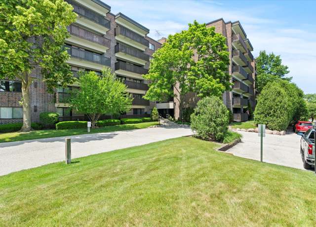 Property at 920 Vose Dr #612, Gurnee, IL 60031, 2 beds, 2 baths
