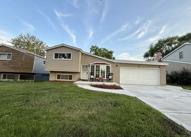 Property at 117 E Vermont St, Villa Park, IL 60181, 4 beds, 2.5 baths