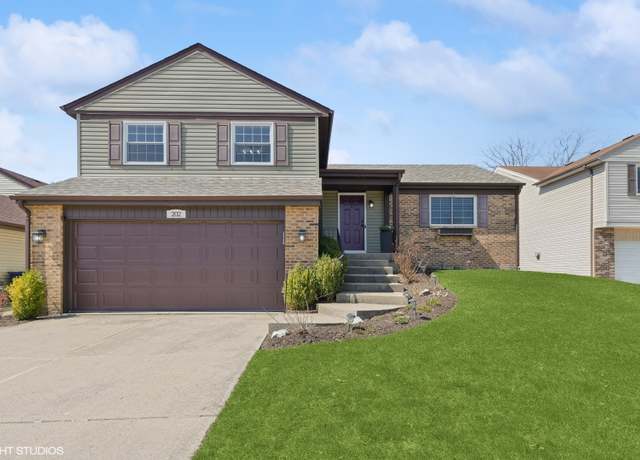 Property at 202 Albert Dr, Vernon Hills, IL 60061, 4 beds, 2.5 baths