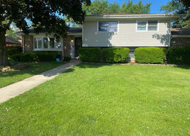Property at 1161 Comet Dr, Aurora, IL 60505, 4 beds, 2.5 baths