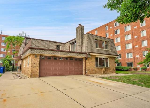Property at 901 E Ardyce Ln, Mount Prospect, IL 60056, 7 beds, 4.5 baths