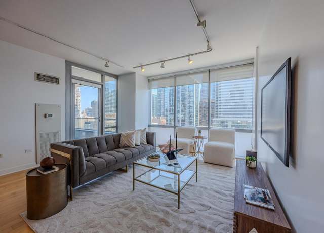 Property at 8 E Randolph St #2503, Chicago, IL 60601, 1 bed, 1 bath