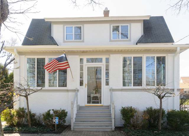 Property at 2542-2548 Green Bay Rd, Highland Park, IL 60035, 4 beds, 1.5 baths