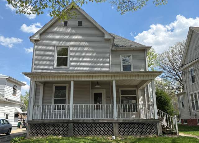 Property at 808 S Allin St, Bloomington, IL 61701, 3 beds, 2 baths