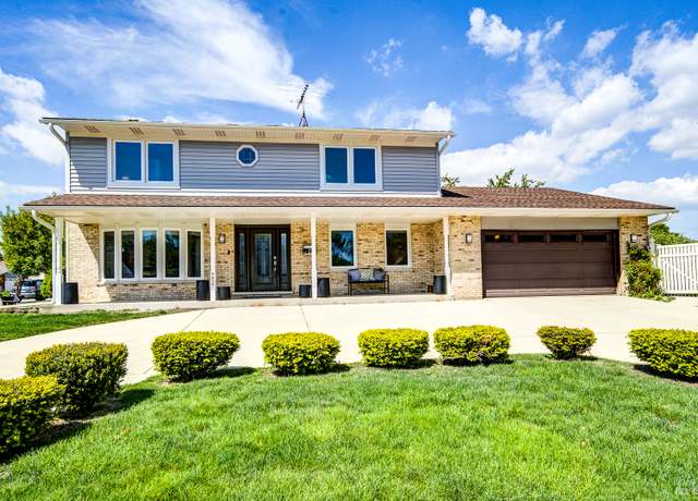 Property at 9837 S Kolin Ave, Oak Lawn, IL 60453, 5 beds, 2.5 baths