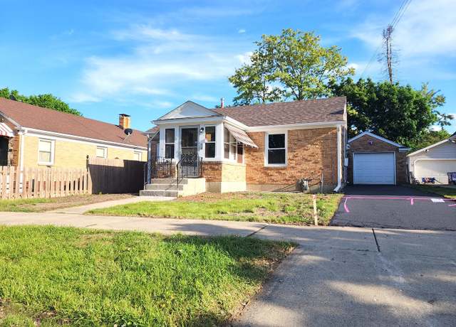 Property at 673 Slade Ave, Elgin, IL 60120, 2 beds, 1.5 baths