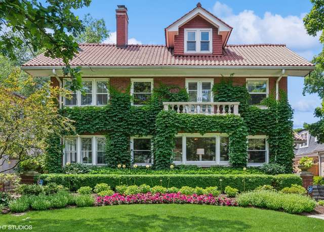 Property at 938 Edgemere Ct, Evanston, IL 60202, 5 beds, 4.5 baths