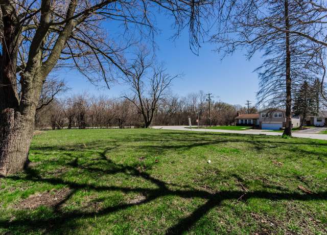 Property at 2612 Turtle Creek Dr, Hazel Crest, IL 60429