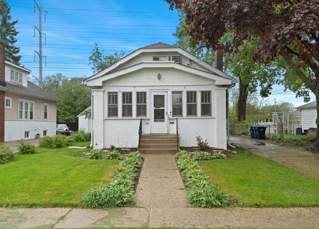Property at 304 W Keith Ave, Waukegan, IL 60085, 4 beds, 2 baths