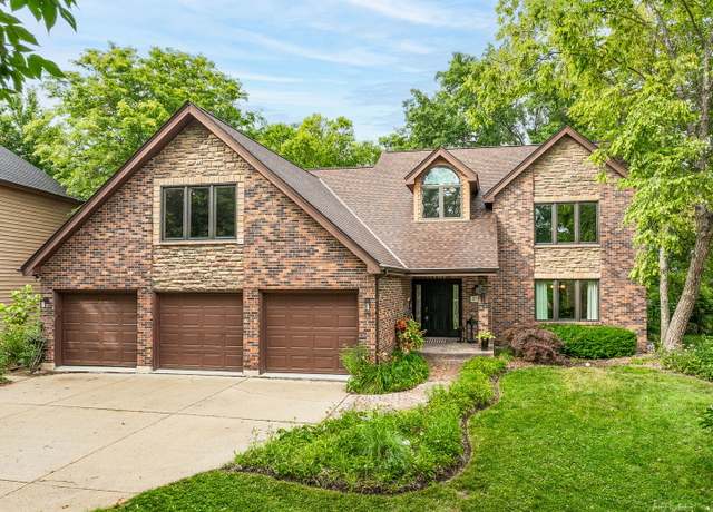 Property at 2734 Alyssa Dr, Naperville, IL 60565, 5 beds, 3 baths