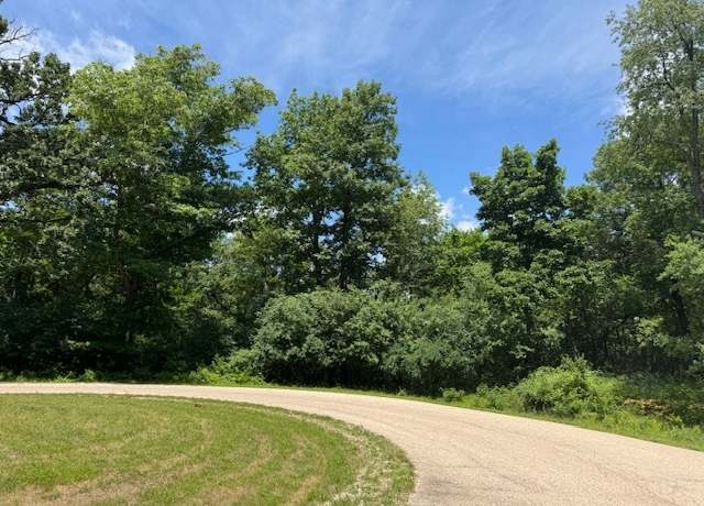 Property at 1302 Autumn Ridge Ct, Crystal Lake, IL 60014
